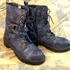 Carti b combat boots